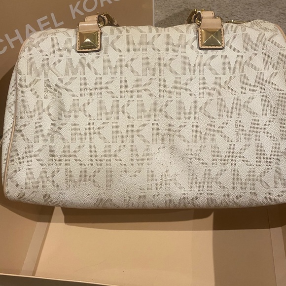 Michael Kors Grayson Satchel Large - Picture 7 of 8